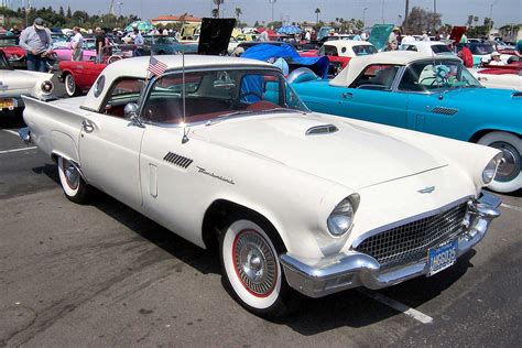 File:1957 Ford Thunderbird white.jpg