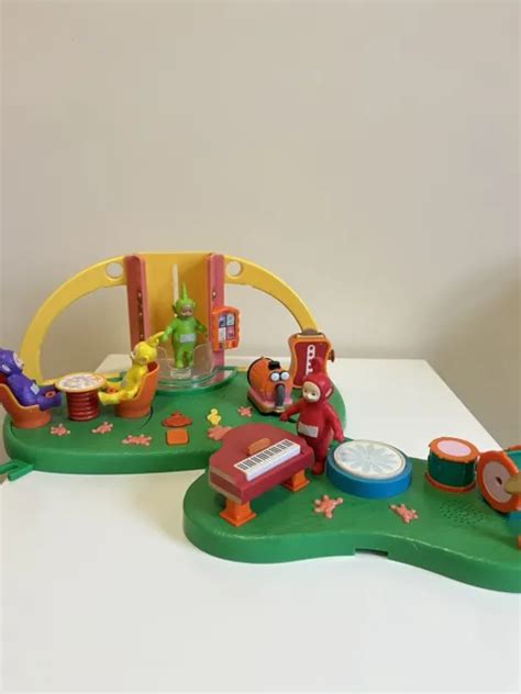 TELETUBBIES HOME HILL House Tubbytronic Superdome Playset, Bandstand ...