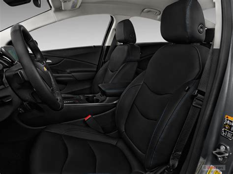 2018 Chevrolet Volt Interior | U.S. News & World Report