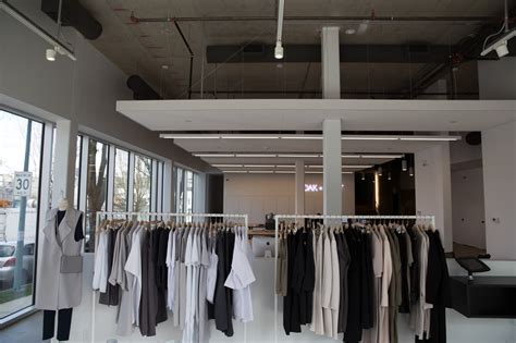 Oak + Fort launches showroom at Vancouver headquarters | Curated