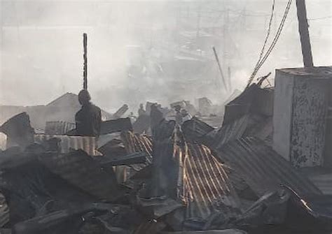 Fire rages through 1000 shacks in Durban