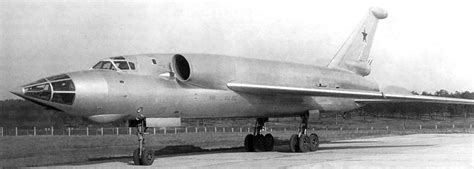 Tupolev Tu-28/128 Fiddler: Pesawat Tempur raksasa Pemburu Bomber asal ...