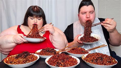 BLACK BEAN NOODLES WITH HUNGRY FAT CHICK • Mukbang & Recipe - YouTube