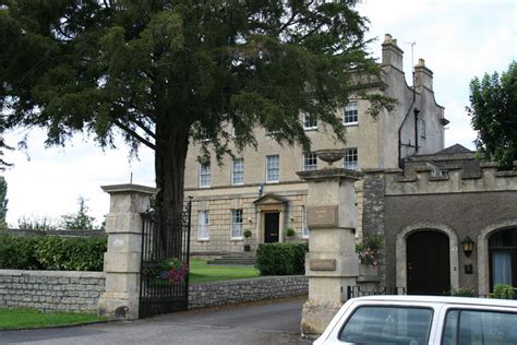 SALTFORD HOUSE AND ATTACHED GARDEN WALLS TO NORTH AND WEST, Saltford - 1384656 | Historic England