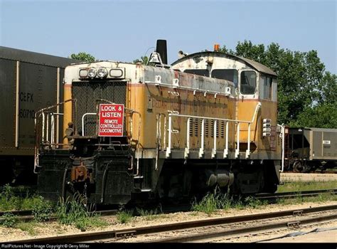 CRANDIC 96 Cedar Rapids & Iowa City Railway EMD SW1000 at East Dubuque ...