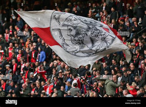 Ajax amsterdam fans hi-res stock photography and images - Alamy