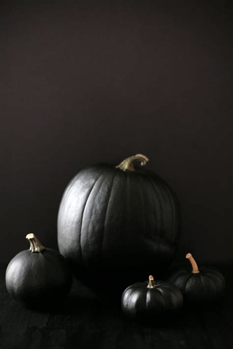 37 Stylish Black Halloween Decor Ideas - Shelterness