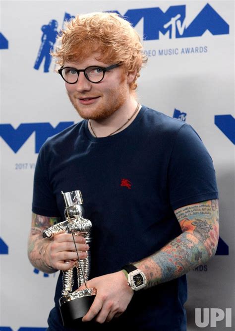 Photo: Ed Sheeran wins award at the 2017 MTV Video Music Awards in ...