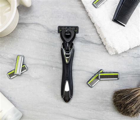 Feather Butler Razor - Customize Your Shaving Experience