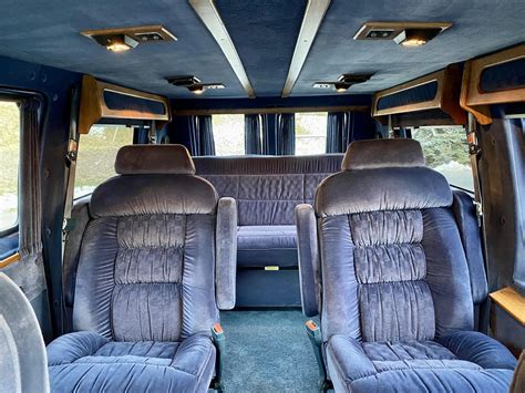 "Moody Blue" Conversion Van Brings Back Distant Memories of a Bygone Era - autoevolution