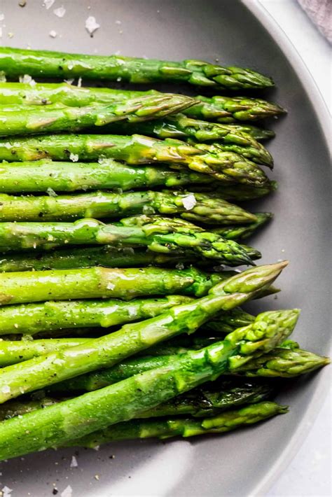 Sous Vide Asparagus // 3 Flavoring Ideas - Platings + Pairings