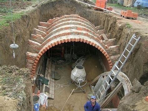 How To Build A Root Cellar Cheap [10 DIY Plans] | Root cellar ...