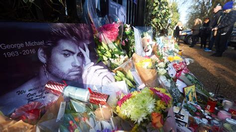 George Michael: Private funeral for singer - BBC News