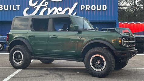 Ford Bronco Offers Heritage-Inspired Eruption Green Paint For 2022