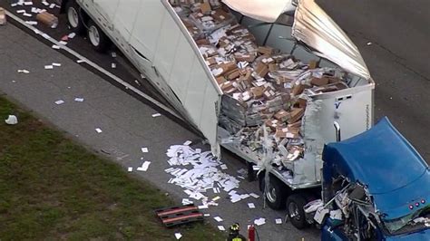 Postal-truck accident in Florida leaves junk mail all over roadway Video - ABC News