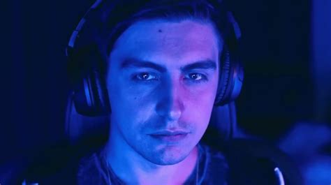 Shroud's Streaming Setup: Mouse, Keyboard, Headset, More - Dot Esports