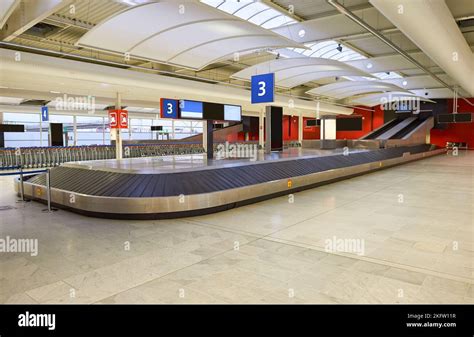 Baggage reclaim area at the airport Stock Photo - Alamy