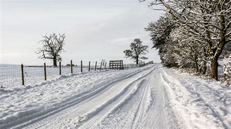 UK weather: Snow, ice and -8C - Britain's mild weather will come to ...