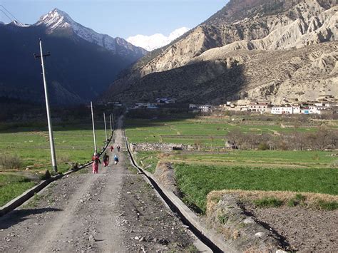 Nepal Trekkers, Be Warned: Noisy Dirt Roads Have Replaced Some Quiet Trails » Explorersweb