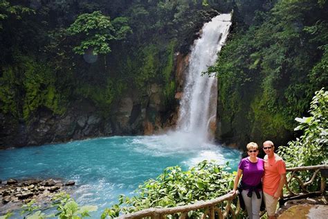 Rio Celeste Waterfall Hike and Swimming at the River 9 people max 2022 - La Fortuna de San Carlos