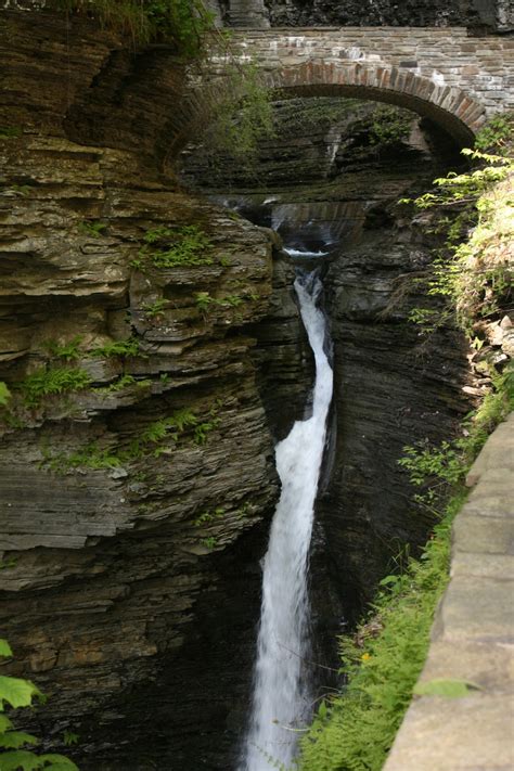 Waterfalls of Pennsylvania : Watkins Glen Waterfalls