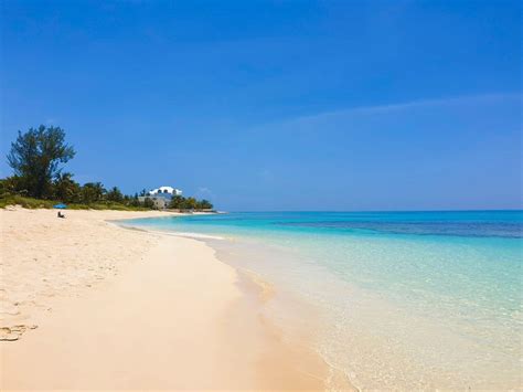 Top 12 Beaches in New Providence, Bahamas - Living the Island Life