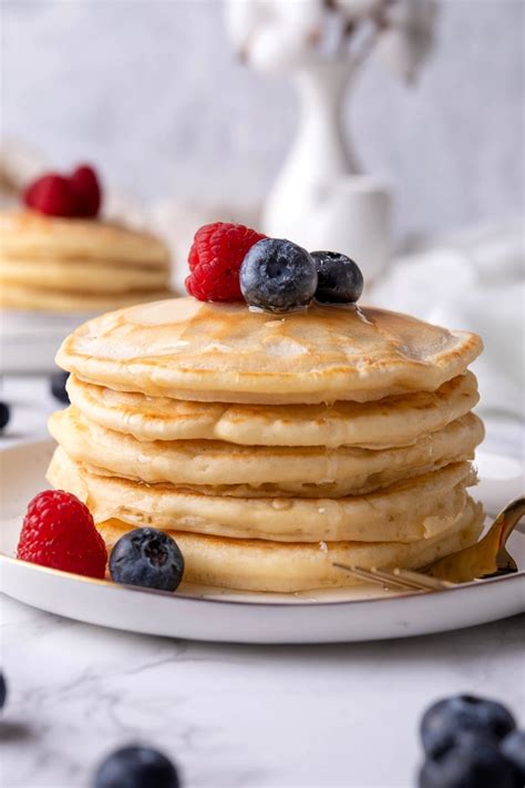 The BEST Fluffy Pancakes Without Milk (Made In Just 15 Minutes)