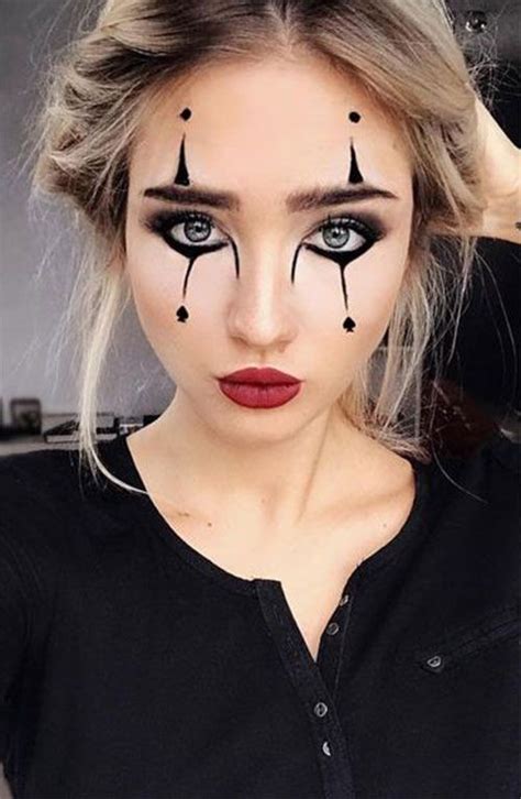 7 Inspirasi Makeup Halloween Anti Ribet, Ada yang Cuma Modal Lipstik!