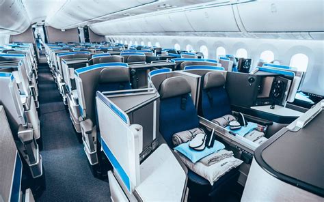 United Is the First U.S. Airline to Get the Massive New 787-10 Dreamliner Planes - and You Need ...