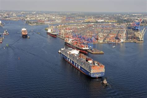 Port of Hamburg ~ Mighty-Ships.com