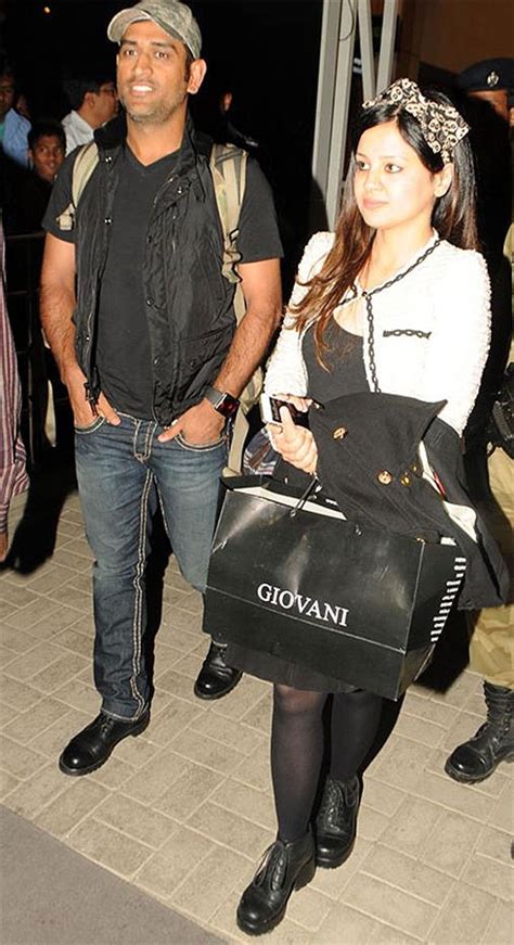 What happens when Dhoni and wife Sakshi watch 'El Clasico'... - Rediff Sports