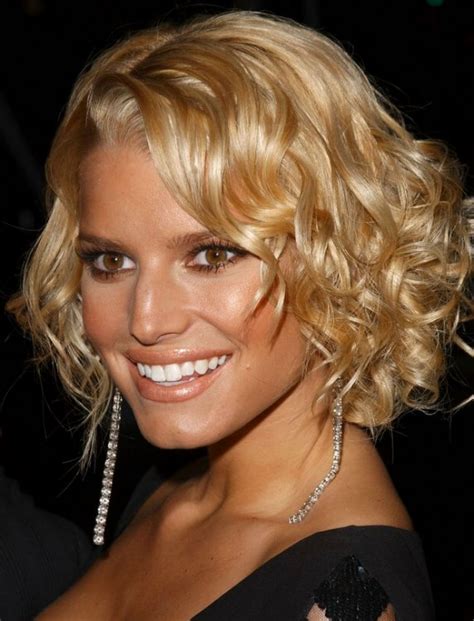 Jessica Simpson's short curled hairstyle that shows off her neck