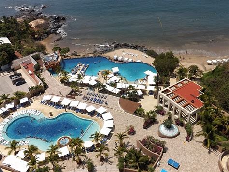 Azul Ixtapa Grand All-inclusive Resort in Southern Mexico