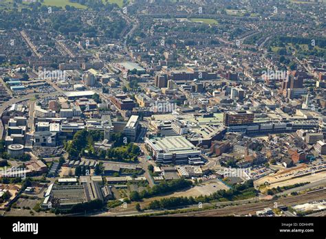 Luton town centre hi-res stock photography and images - Alamy