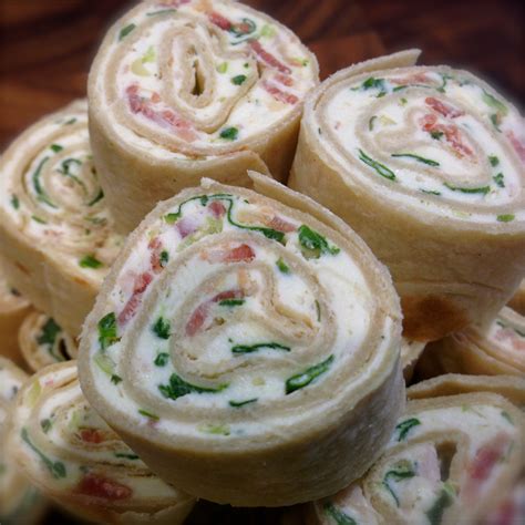tortilla pinwheels with cream cheese and sour cream