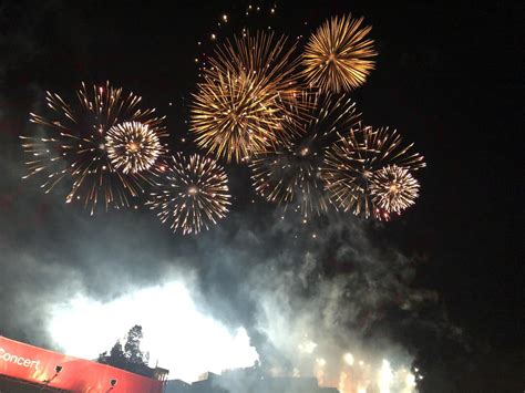 Edinburgh fireworks : r/Edinburgh