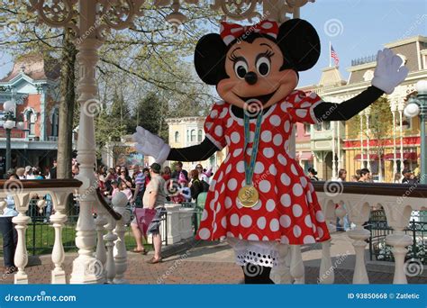 Minnie Mouse, Disneyland in Paris Editorial Stock Photo - Image of ...