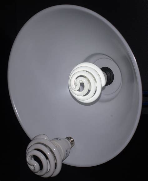 Bulbs | A couple of fluorescent power saving bulbs, 32W, ins… | Flickr