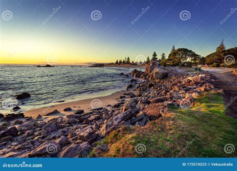 Beach Sunrise Mount Maunganui New Zealand Stock Image - Image of city, rock: 175574223