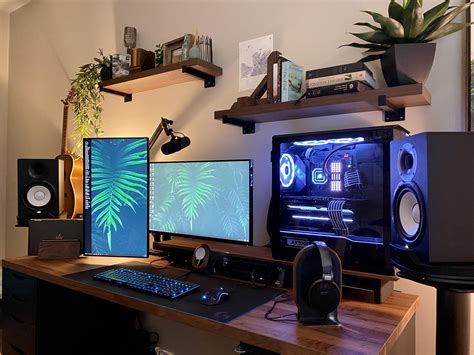 Black/Brown/Green WFH/Gaming setup | Gaming room setup, Gaming setup ...