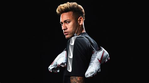 Why did Neymar decide to leave Nike?