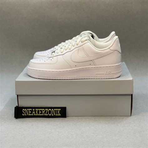 Nike Air Force 1 Triple White (Women) – sneakerzonik