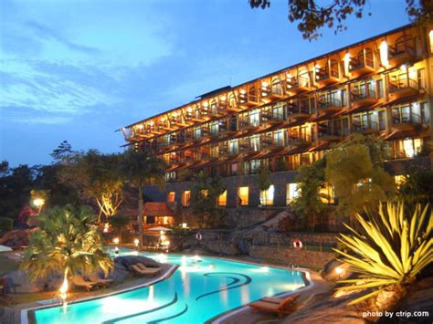 Best 5 Star Hotels in Kandy, Top Recommended Hotels in Kandy, Where to Stay in Kandy