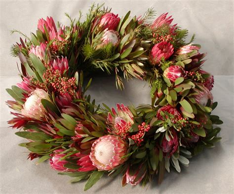 CHRISTMAS DECOR...WREATHS - Flowers Talk Tivoli