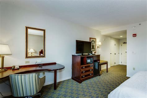 Hampton Inn & Suites Mobile- Downtown Historic District - Mobile, AL - Business Profile