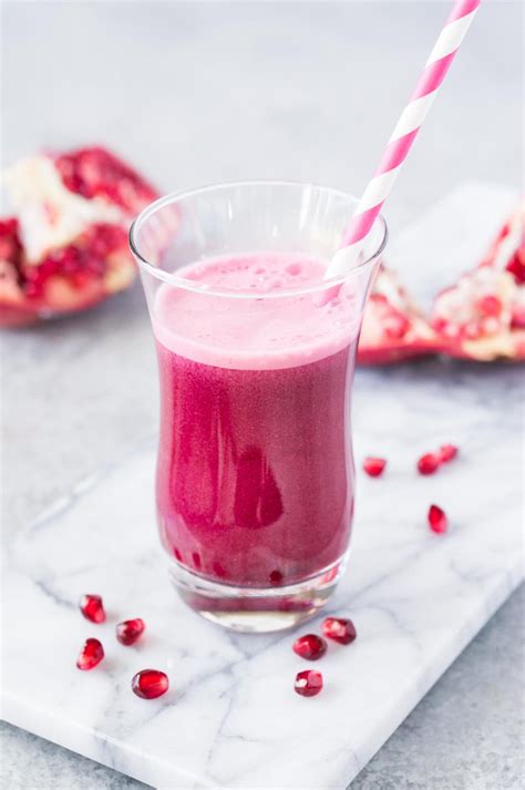 How To Make Pomegranate Juice - Delicious Meets Healthy