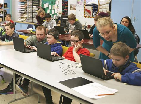 Helge Scherlund's eLearning News: Williams College students help Pownal 5th-graders learn coding ...