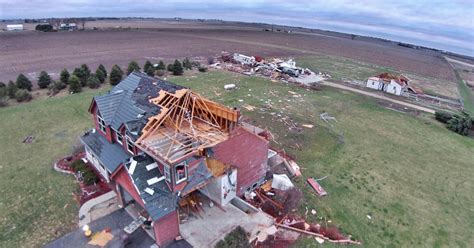 Onlookers Capture Deadly Illinois Tornado Ravaging 20-Mile Path - NBC News