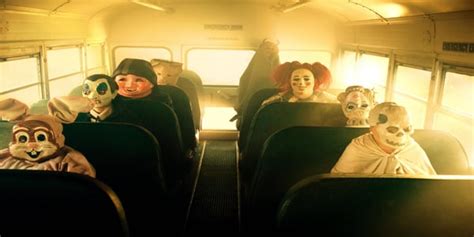 A school bus of nightmares. Trick 'r Treat (2007) : creepy