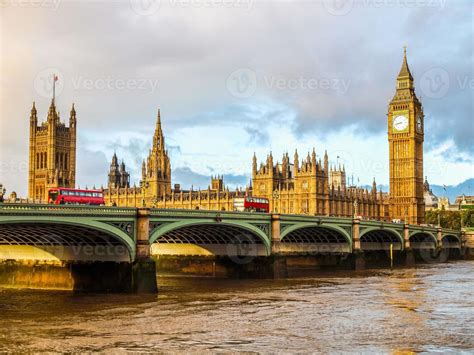 HDR Westminster Bridge in London 7904838 Stock Photo at Vecteezy